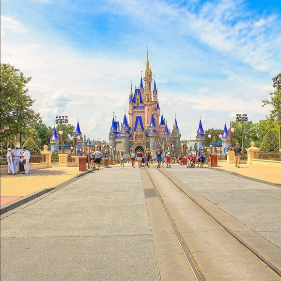 Meet your Posher, Erika - Picture 1 of 1